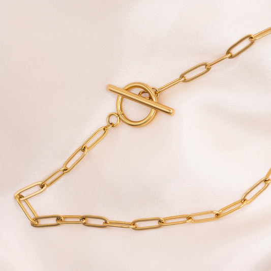 Toggle Clasp Paperclip Necklace with Gold-plated stianless steel chain.