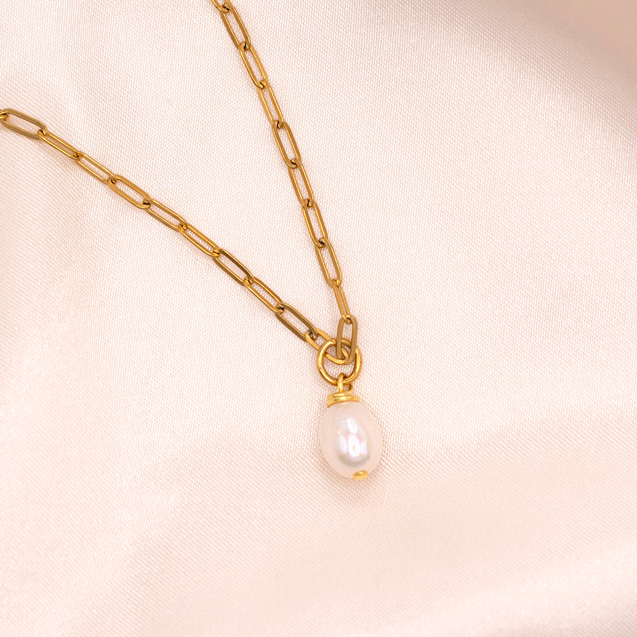 Pearl Paperclip Chain Necklace