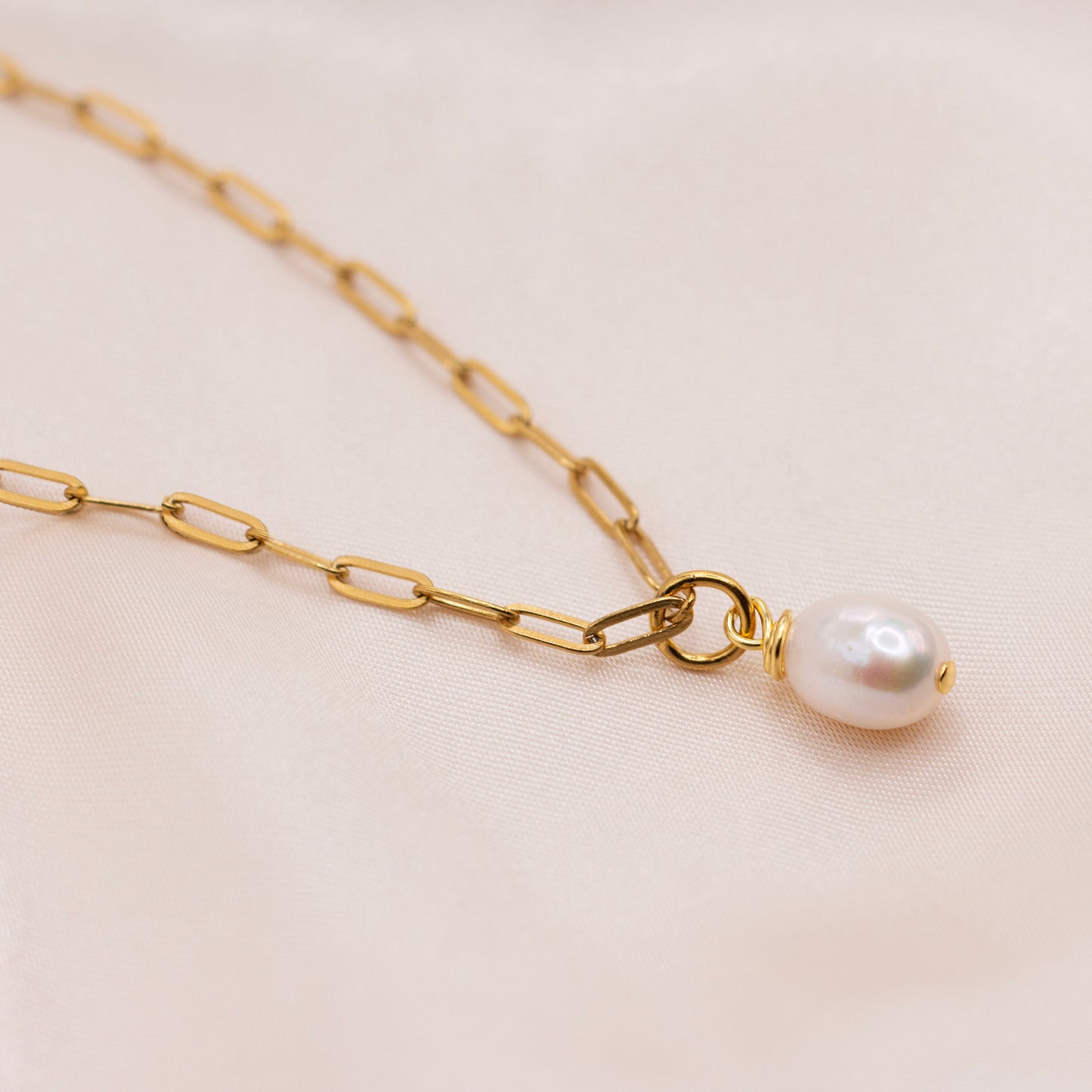 Pearl Paperclip Chain Necklace